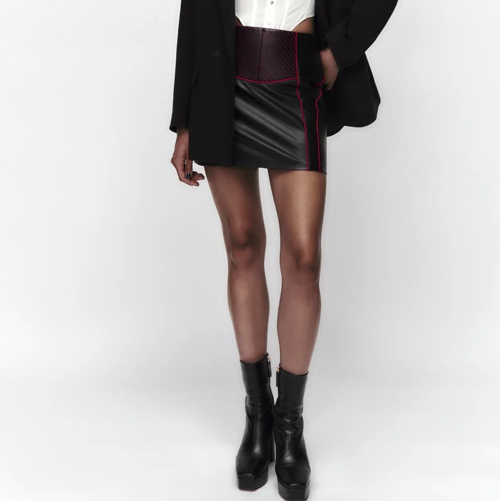 NWT ZARA Black/Red Moto Style Faux Leather Mini Skirt S - Picture 6 of 9
